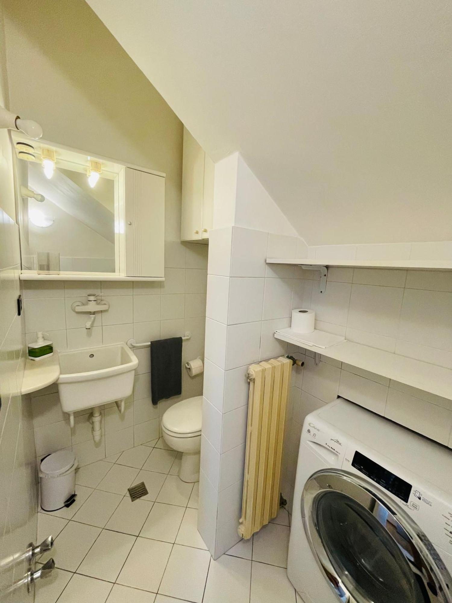 Casa Caroli, Charme E Comfort Nel Cuore Di Alba Екстериор снимка