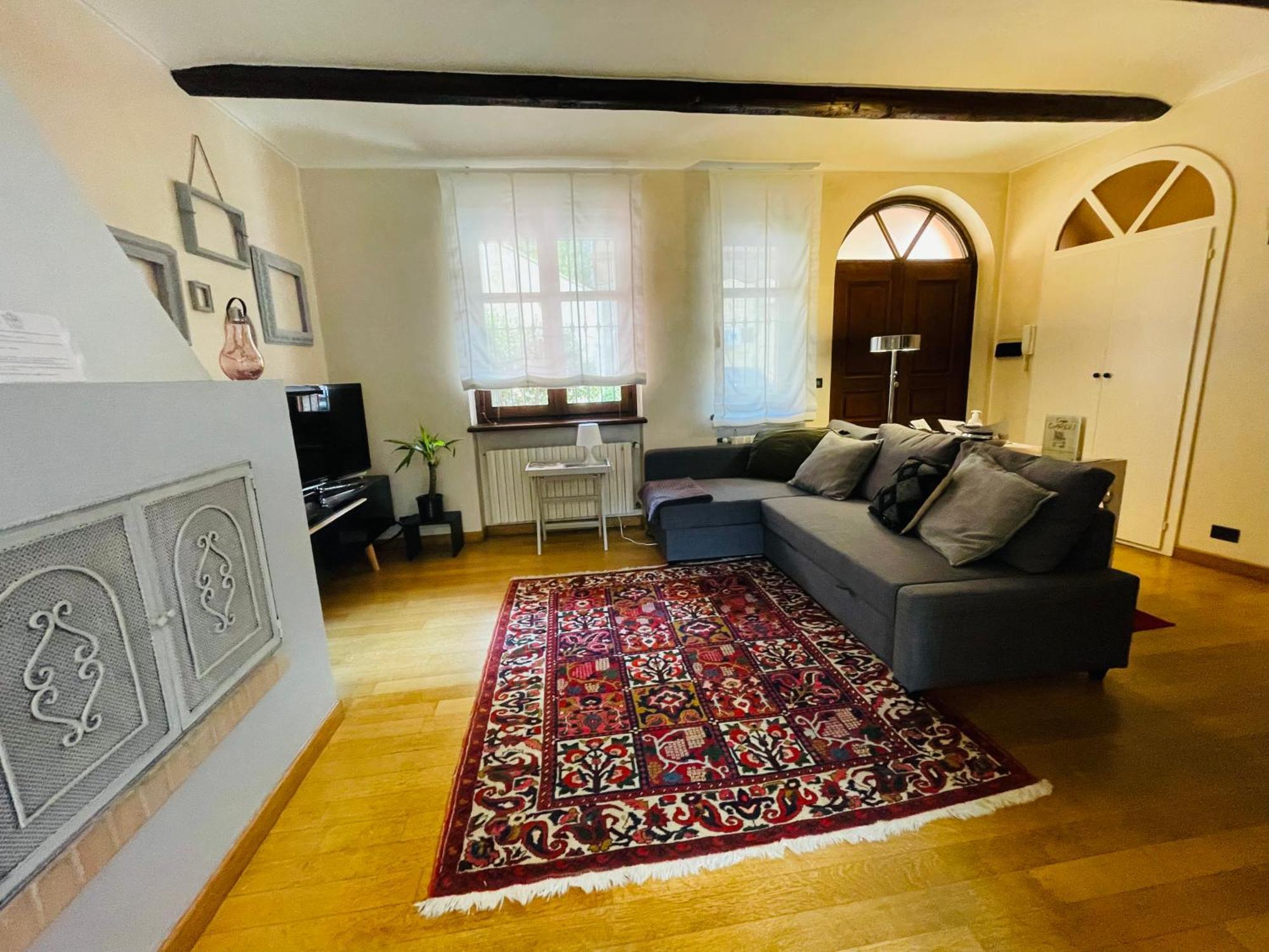 Casa Caroli, Charme E Comfort Nel Cuore Di Alba Екстериор снимка