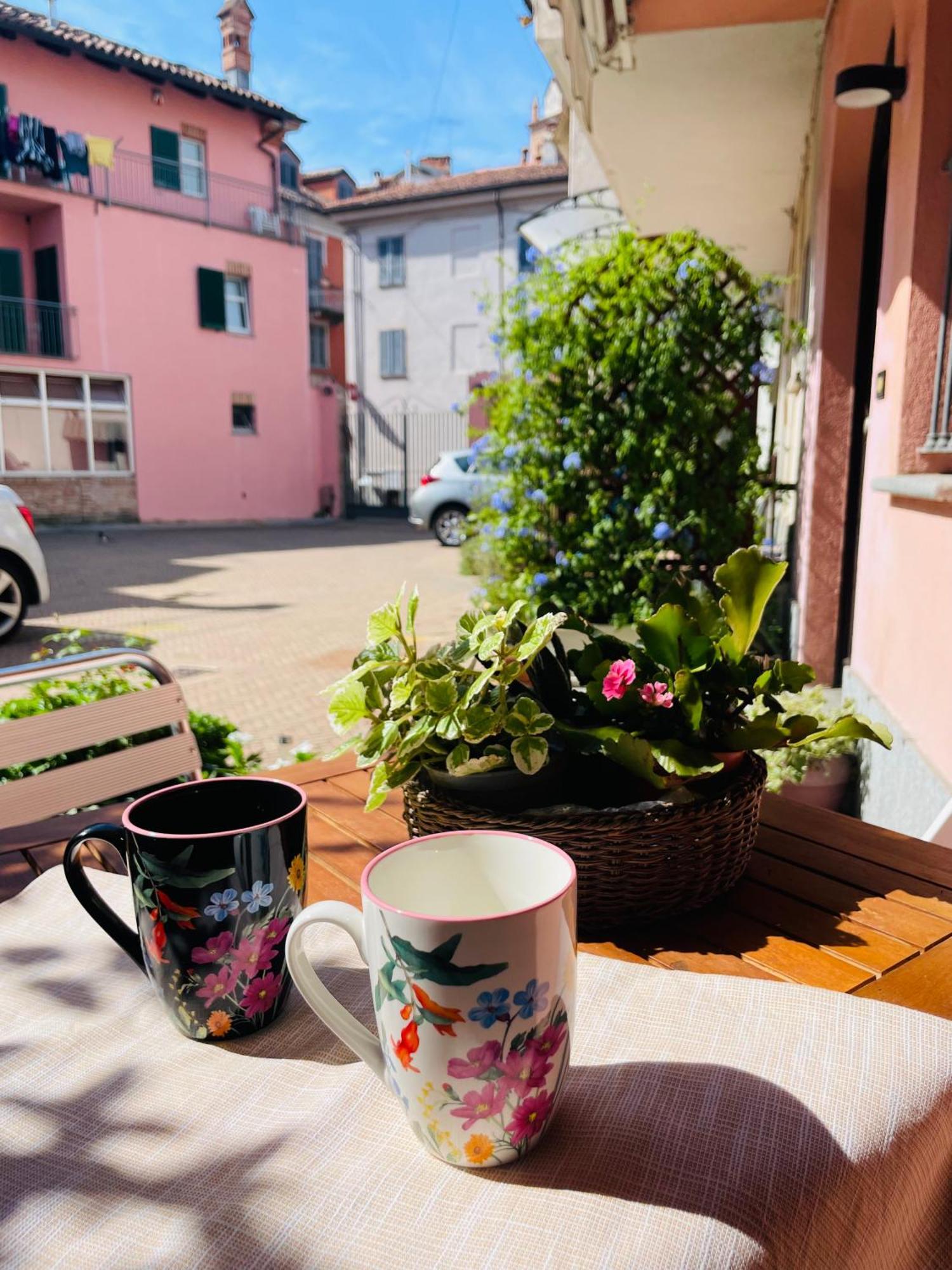 Casa Caroli, Charme E Comfort Nel Cuore Di Alba Екстериор снимка